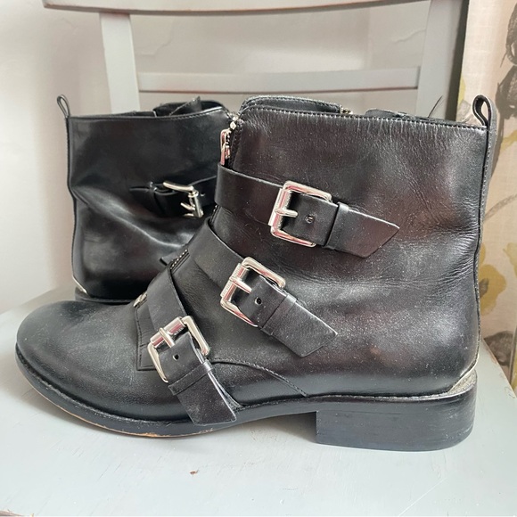 •Michael Kors Logo mid calf booties• Size 9M - Picture 7 of 9